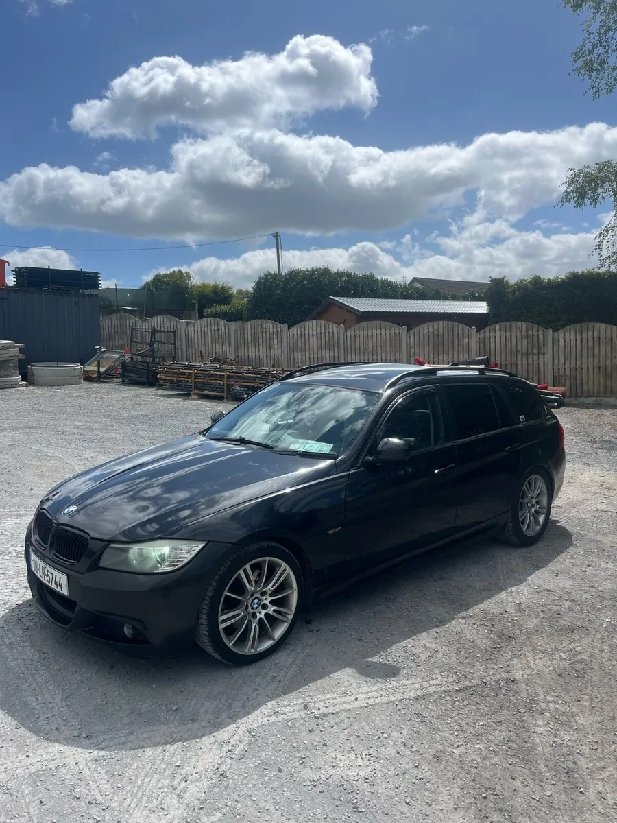 BMW 318d Panroof - Image 1