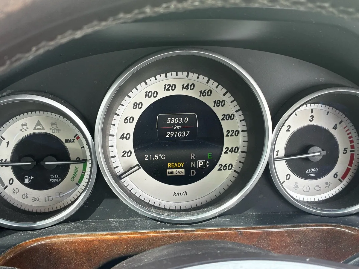 Mercedes E300 blueteck hybrid - Image 6