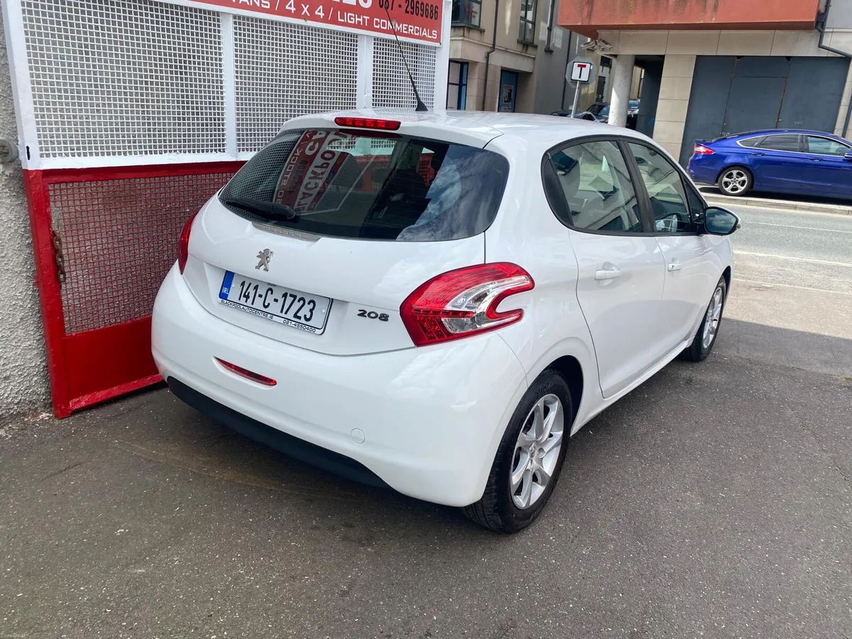 Peugeot 208 2014 - Image 4