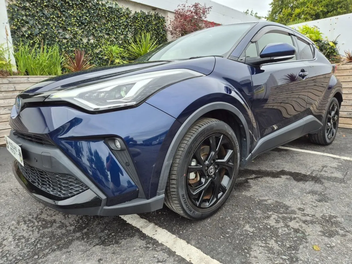 Toyota C-HR 1.8 HYBRID / SOL G-PACK NERO EDITION W - Image 1