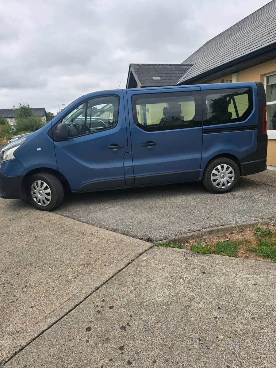 Bus - Image 3