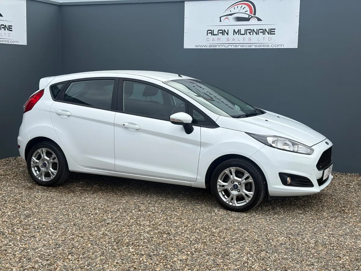 FORD FIESTA ZETEC 1.25 PETROL 2017 *MINT* - Image 3