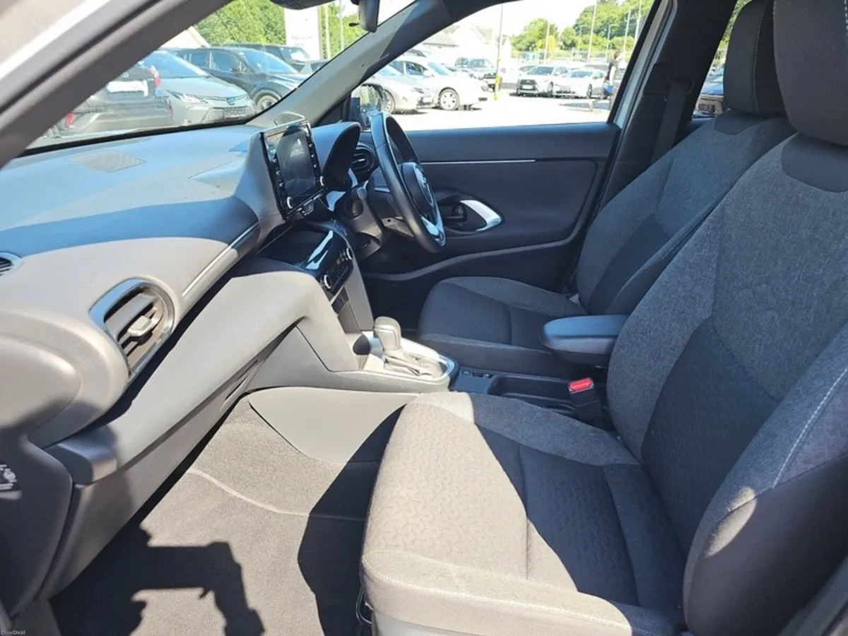 Toyota Yaris Cross YARIS CROSS LUNA SPORT 4DR AUTO - Image 6