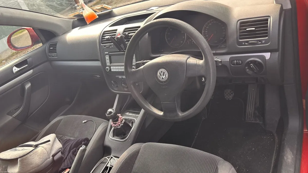 Volkswagen Jetta 2007 - Image 2