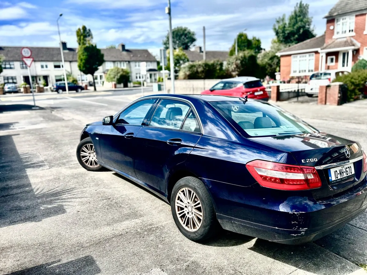 Mercedes e200 - Image 2