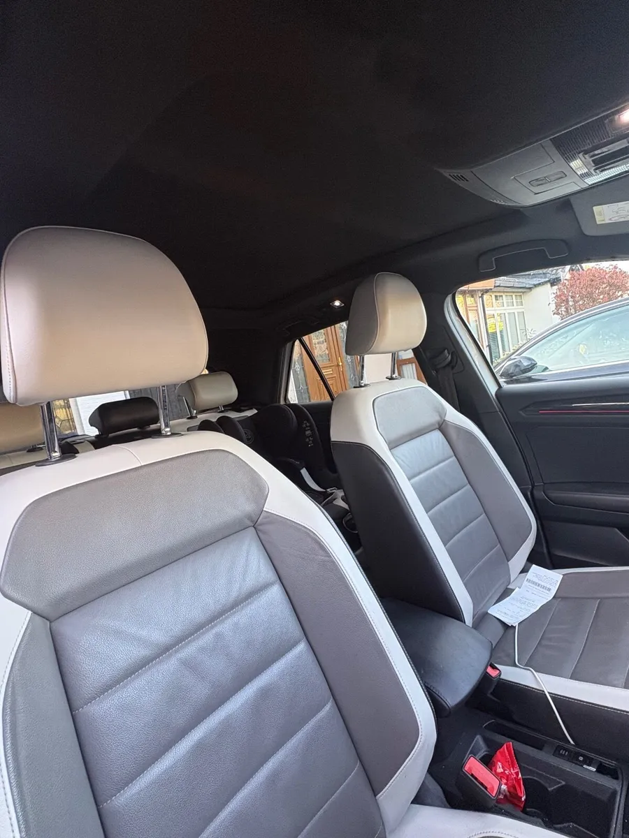 Volkswagen T-Roc *Automatic* - Image 5