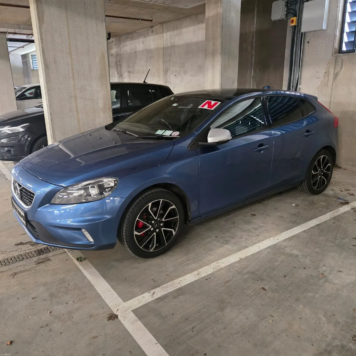 Volvo V40 2016 - Image 1