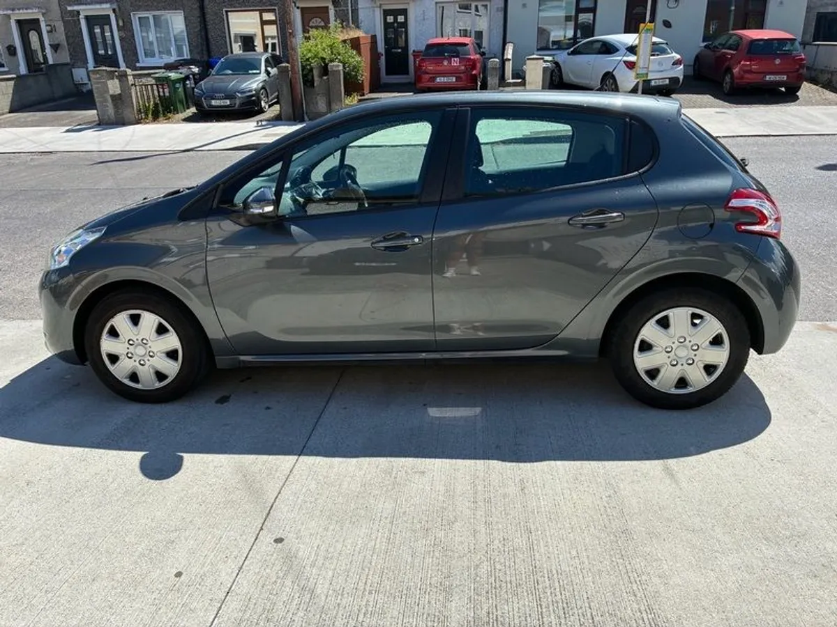 2014 Peugeot 208 - Image 1