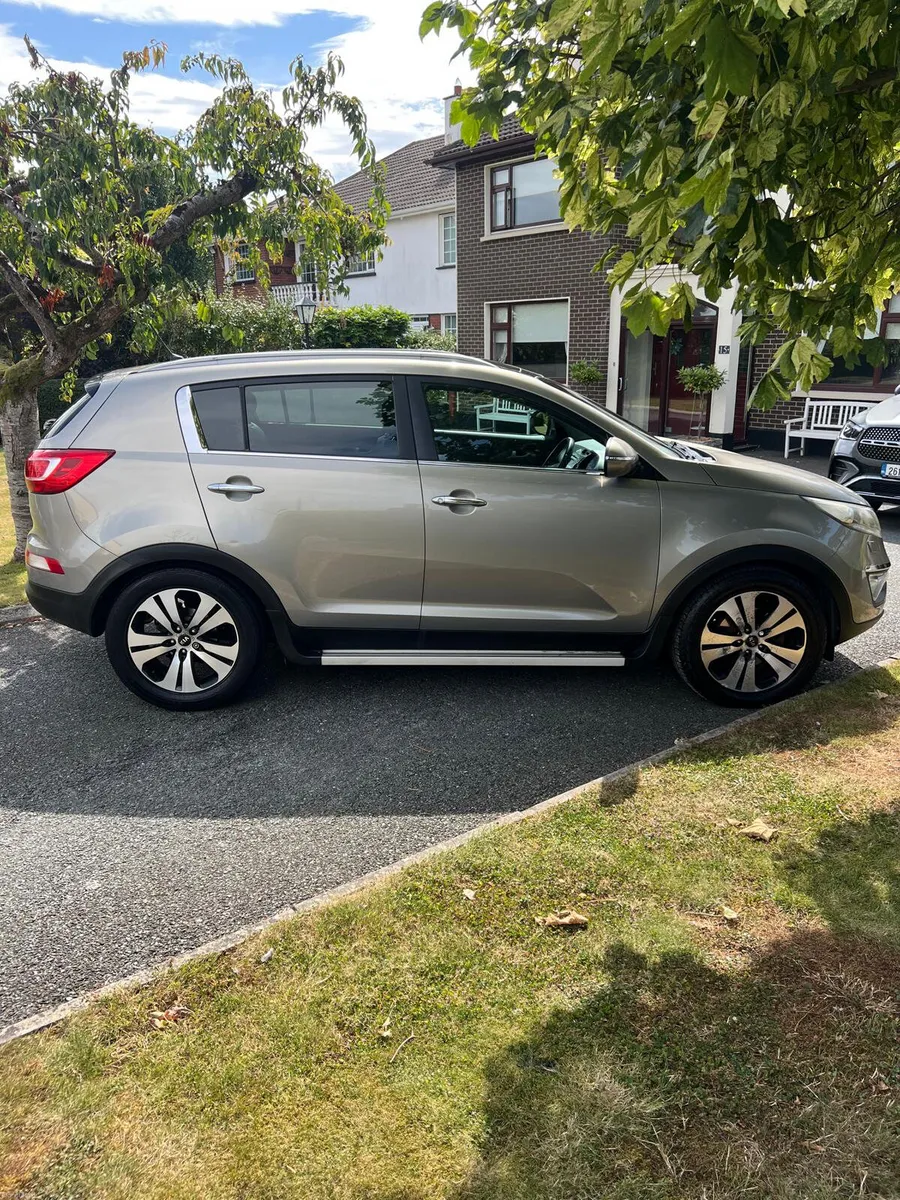2013 Kia Sportage LOW KILOMETRES - Image 2