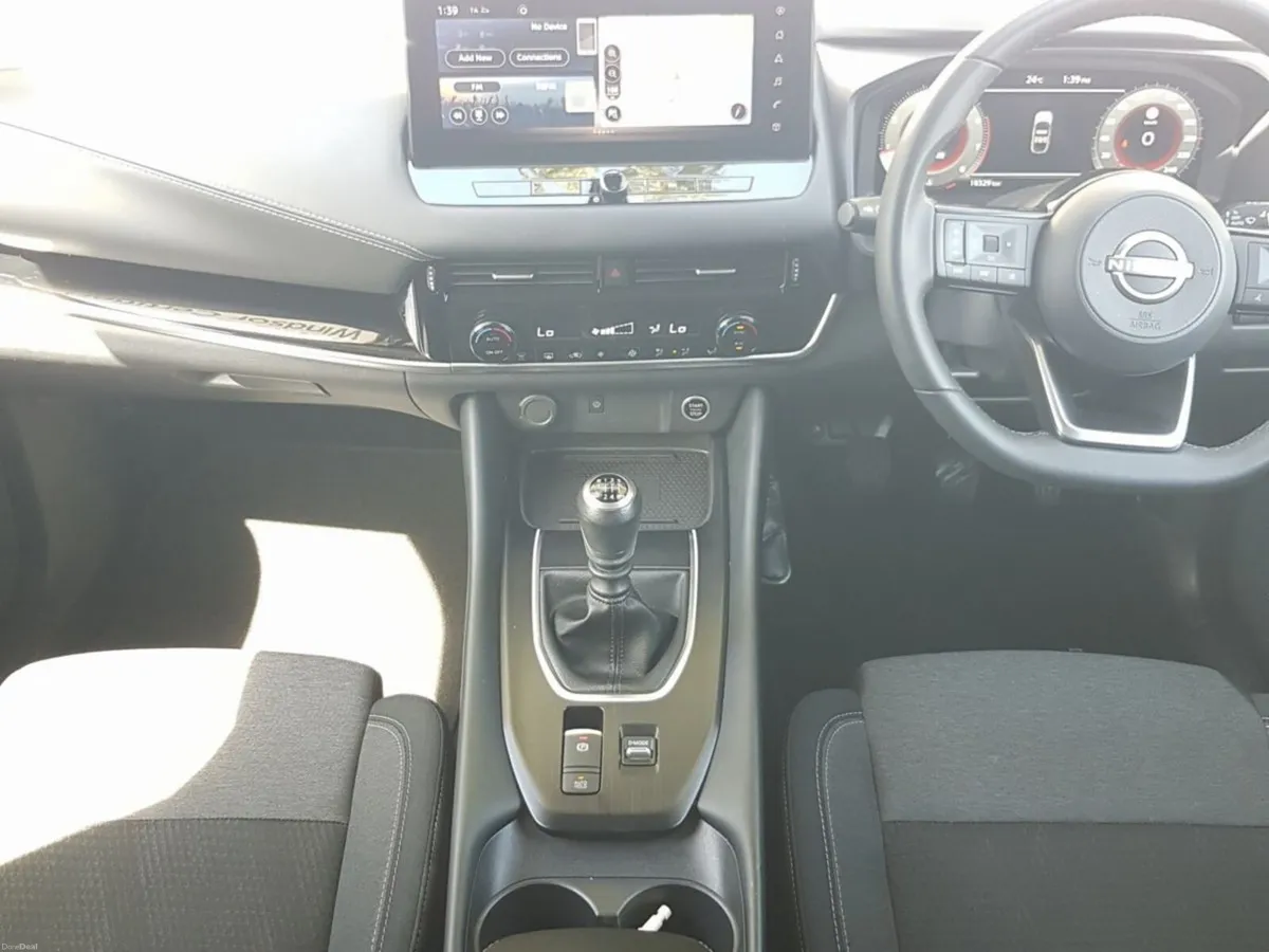 Nissan Qashqai 1.3 PET MILD HYBRID SV PREMIUM **€3 - Image 3