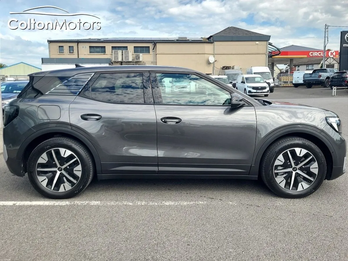 Ford Explorer Select 77kWh Extended Range RWD - Image 3