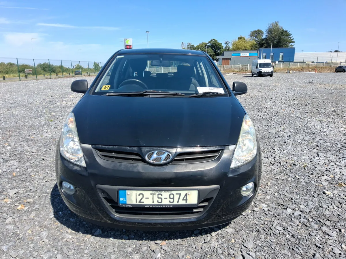 Hyundai i20 2012 - Image 2