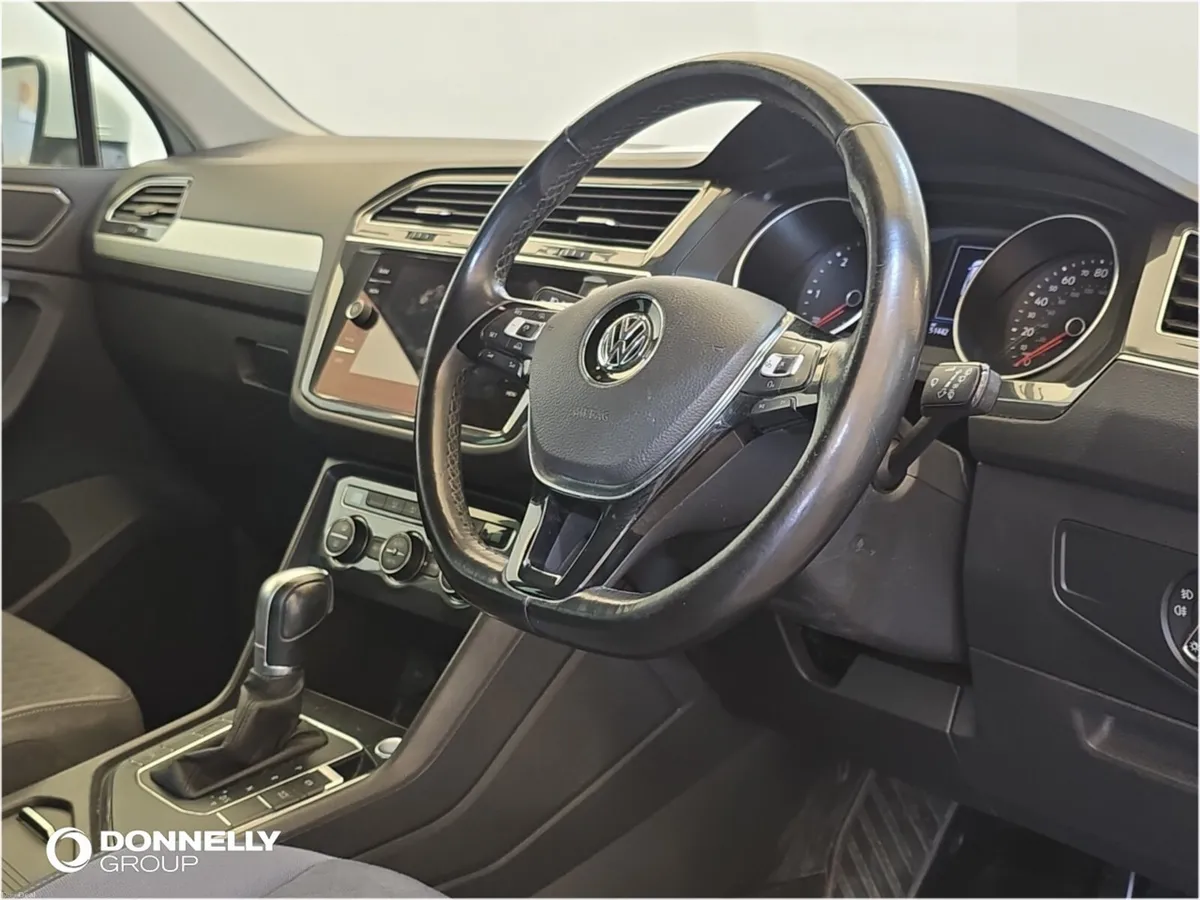 Volkswagen Tiguan Diesel Estate SE Nav - Image 4