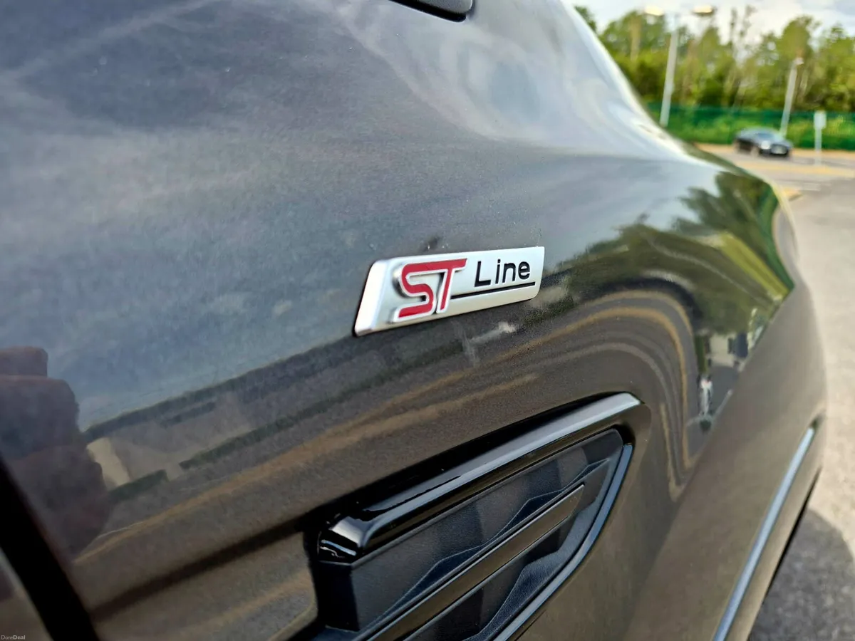 2018 FORD KUGA 1.5 TDCI ST LINE + SUNROOF - Image 6