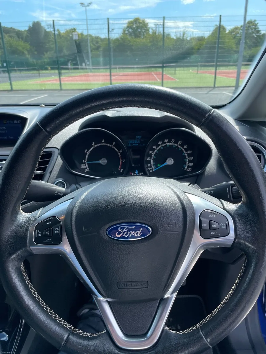 Ford Fiesta 2015 1.0L Ecoboost Titanium - Image 4