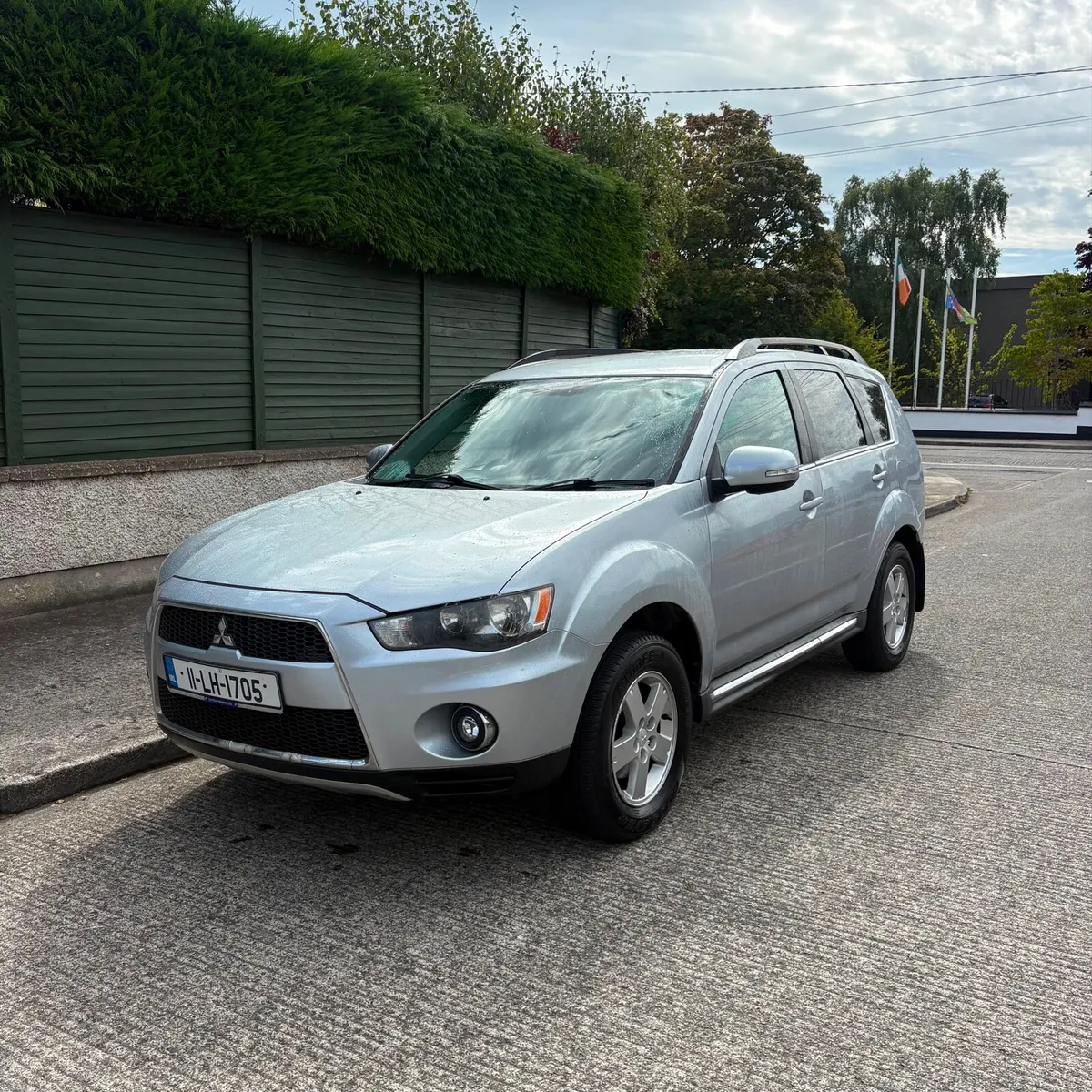 MITSUBISHI OUTLANDER 4WD AUTO,7 SEAT NEW NCT 08/27 - Image 1