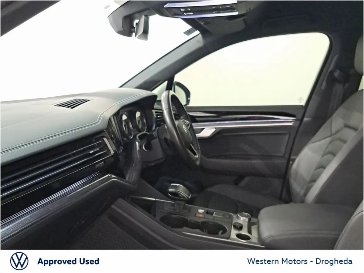 Volkswagen Touareg 3.0TDI 231HP Elegance 4M DSG - Image 4