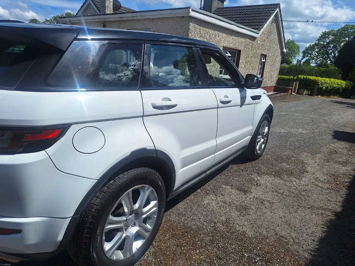 Land Rover Range Rover Evoque 2016 - Image 2