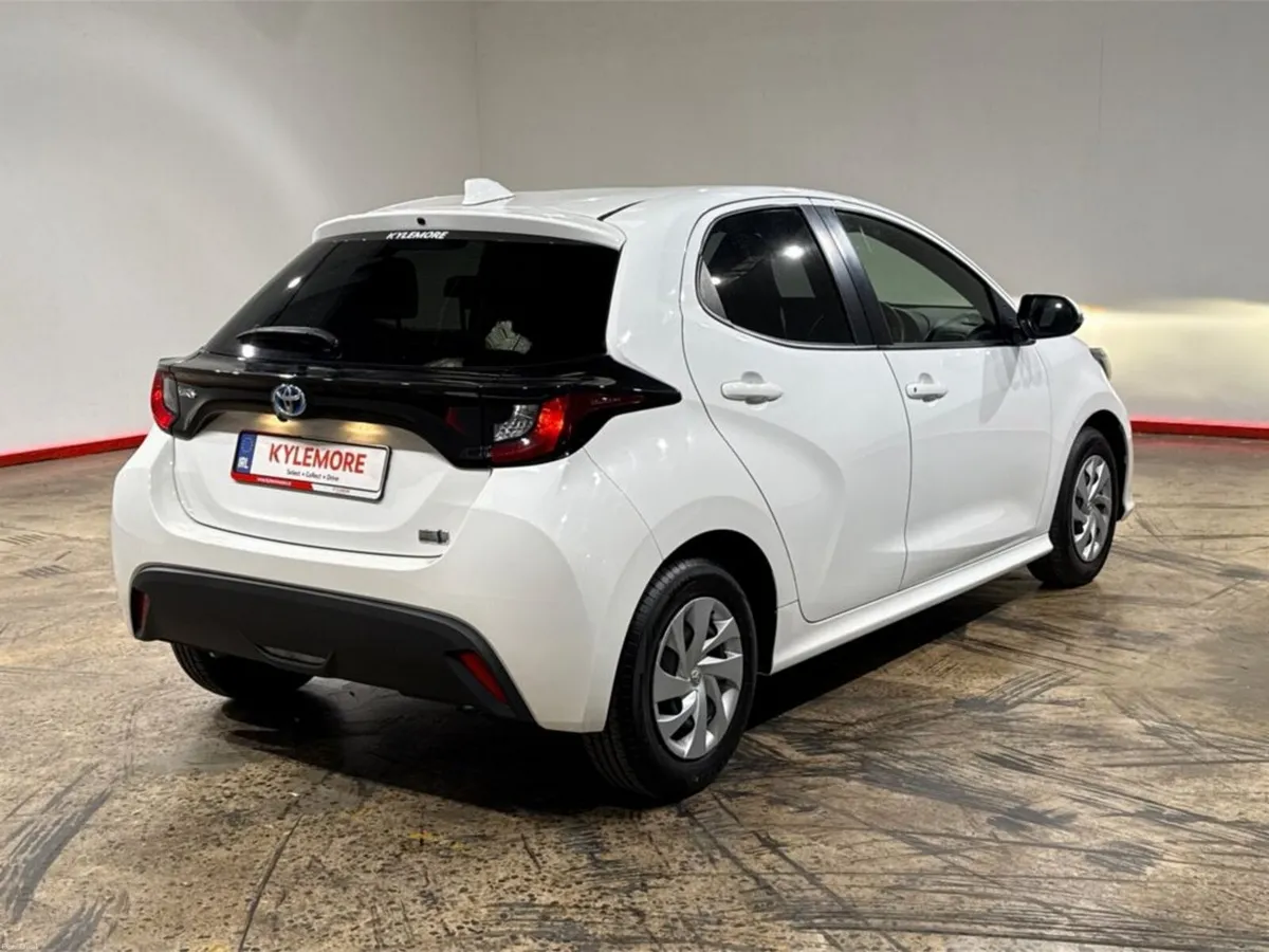 Toyota Yaris 1.5 HYBRID AUTOMATIC - CRUISE CONTROL - Image 3