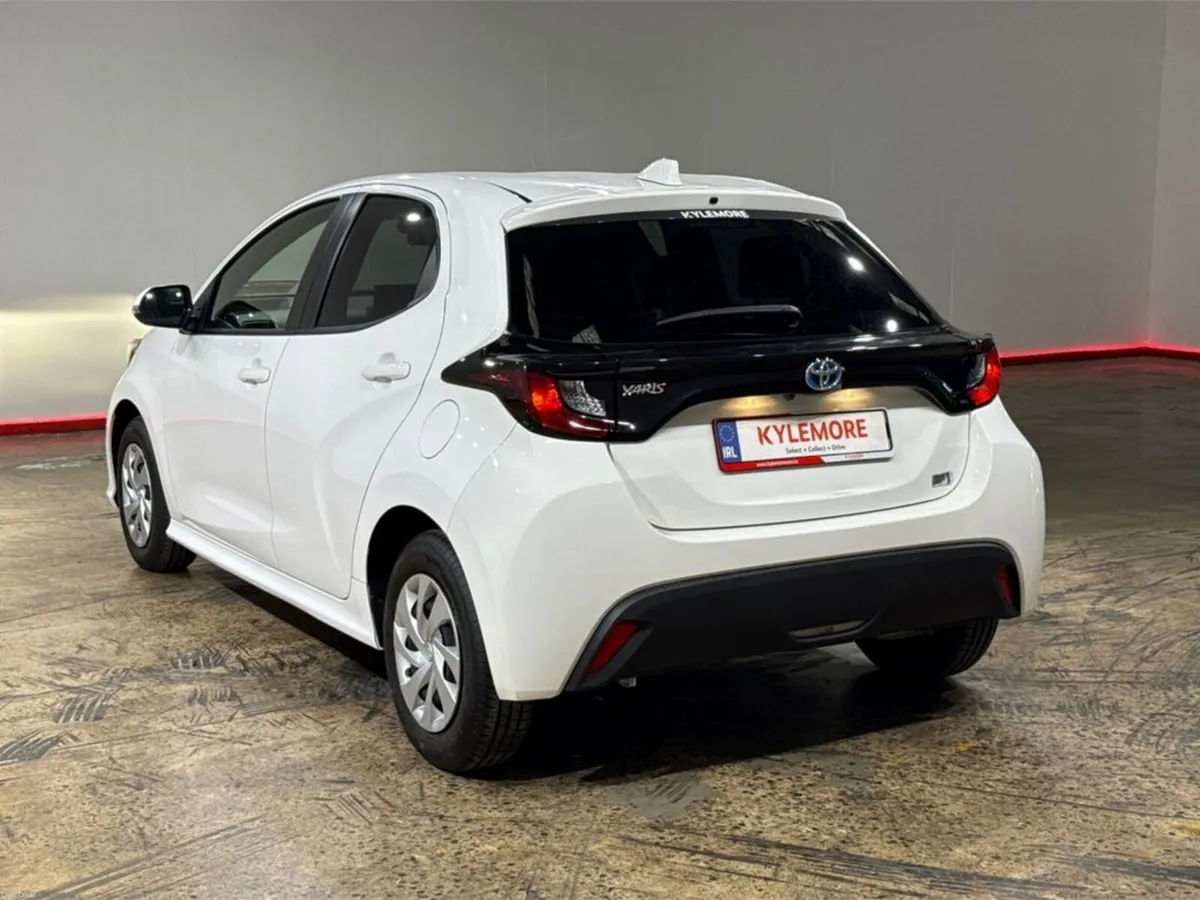 Toyota Yaris 1.5 HYBRID AUTOMATIC - CRUISE CONTROL - Image 5