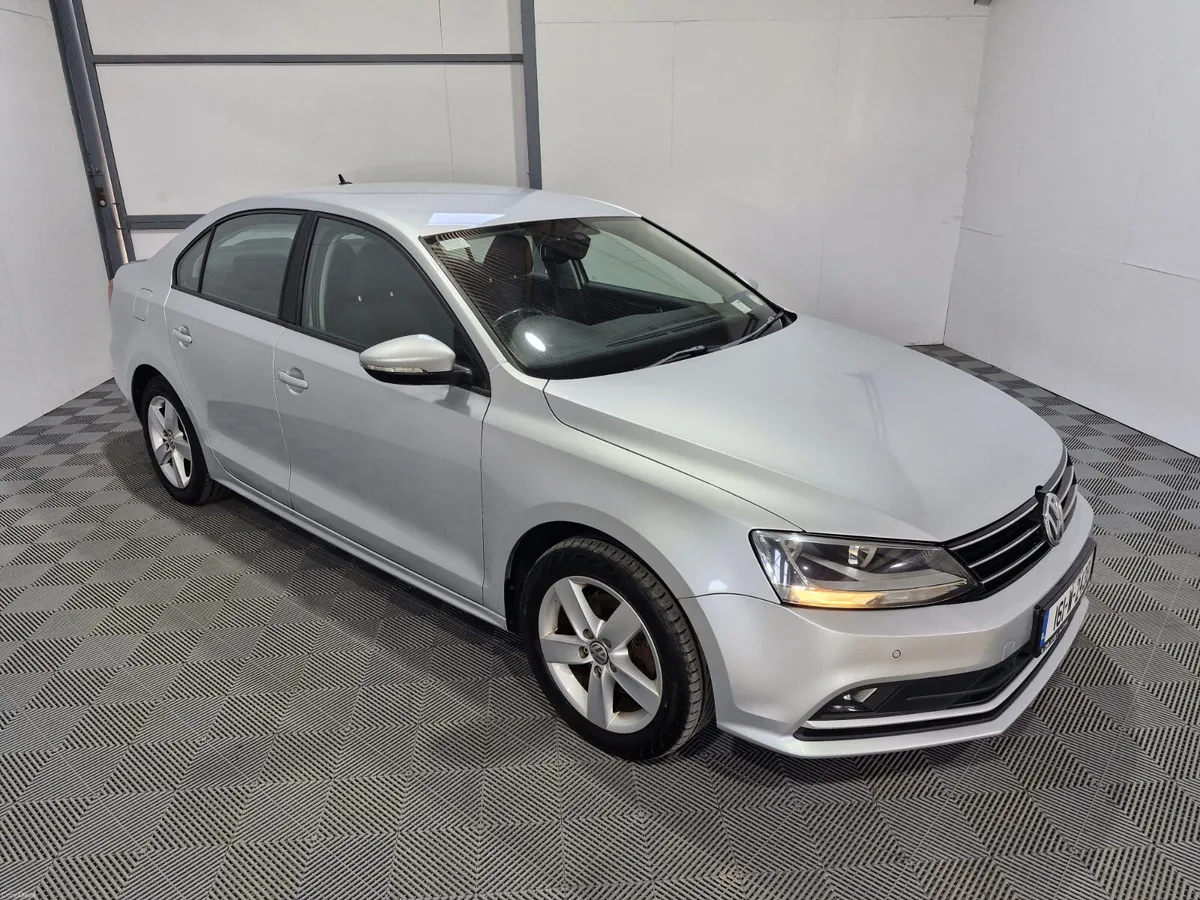 Volkswagen Jetta Comfortline 1.2 New NCT - Image 3