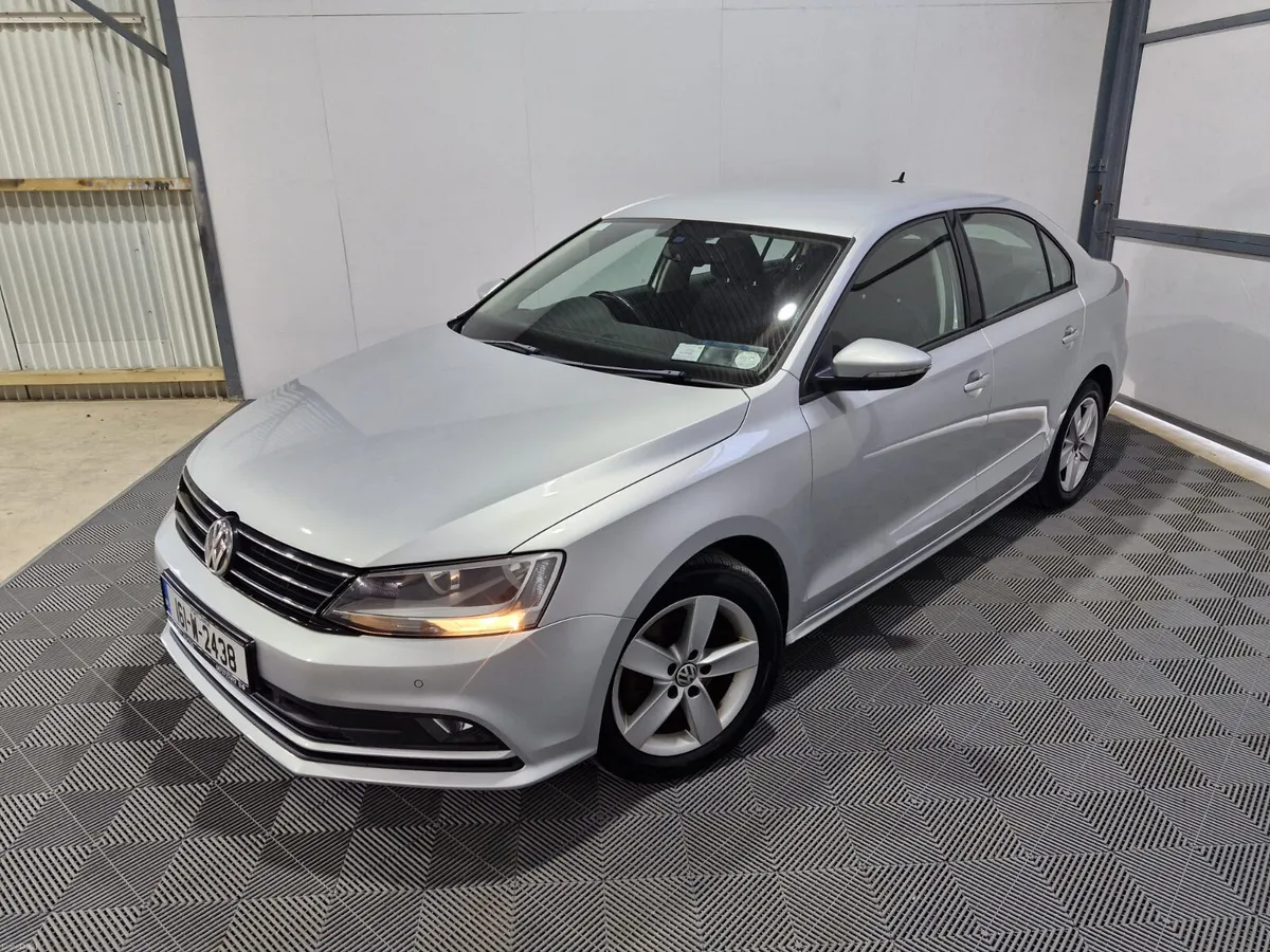 Volkswagen Jetta Comfortline 1.2 New NCT - Image 2