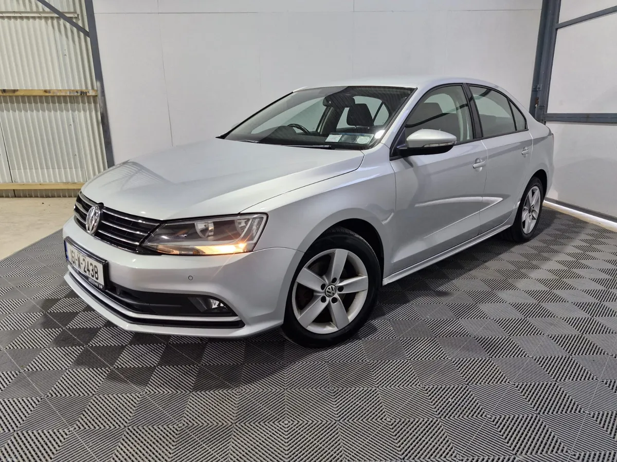 Volkswagen Jetta Comfortline 1.2 New NCT - Image 4