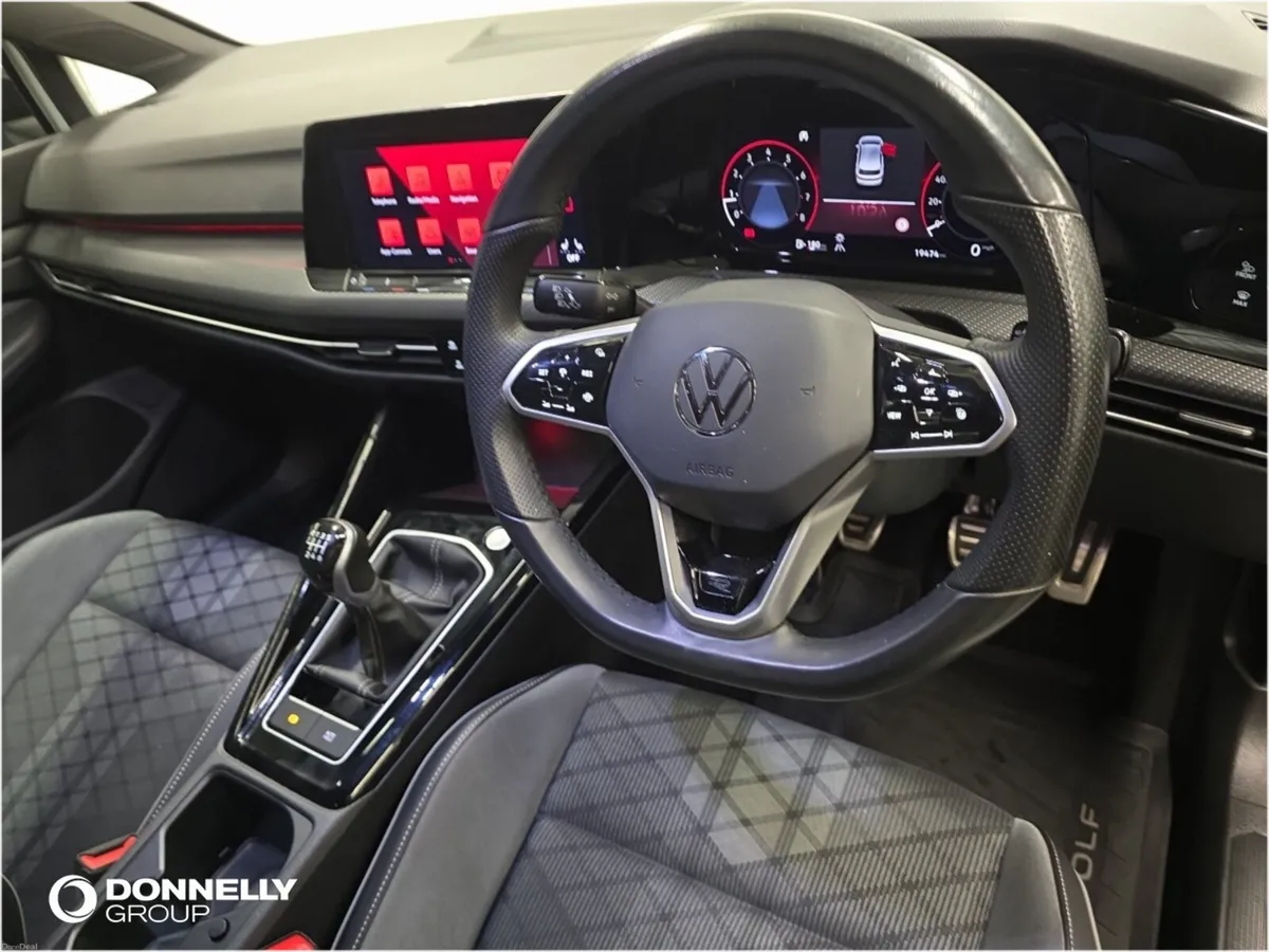 Volkswagen Golf Hatchback Black Edition - Image 6