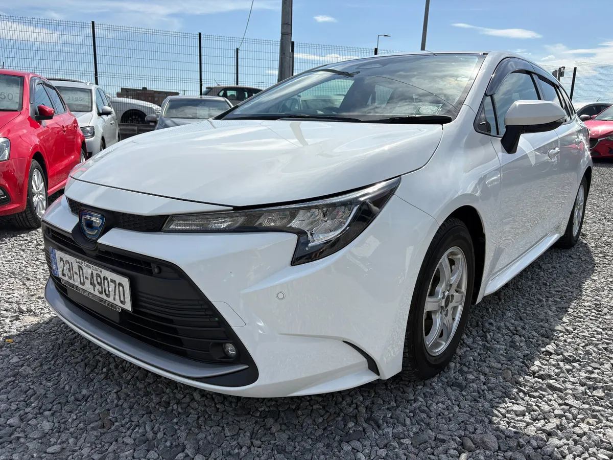 TOYOTA COROLL TOURING 1.8 PETROL HYBRID AUTO - Image 1