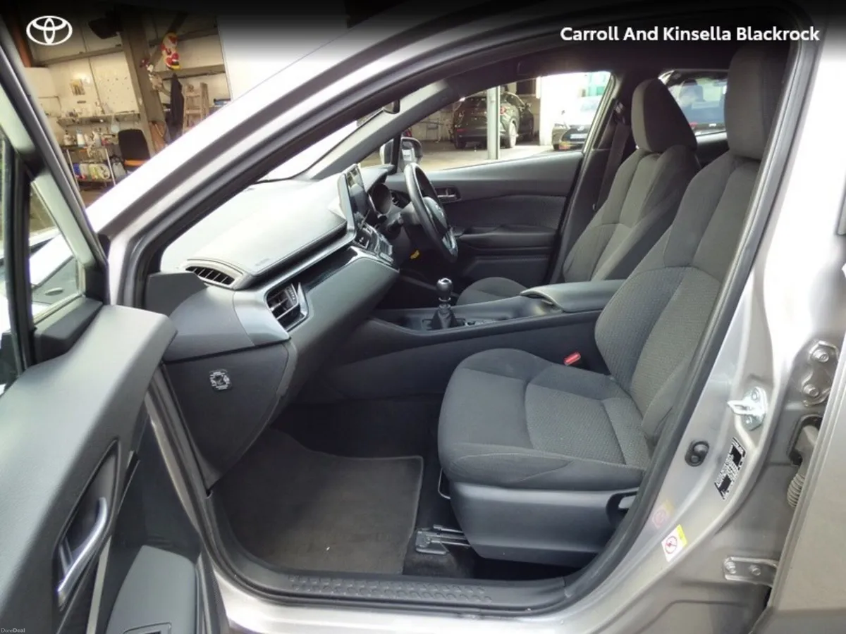 Toyota C-HR 1.2T Luna Manual - Image 6
