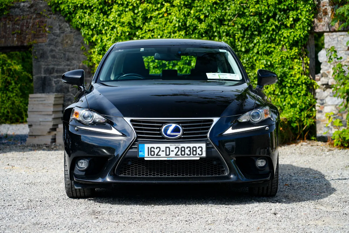 2016 Lexus IS 300H 2.5 Petrol Hybrid Automatic - Image 5