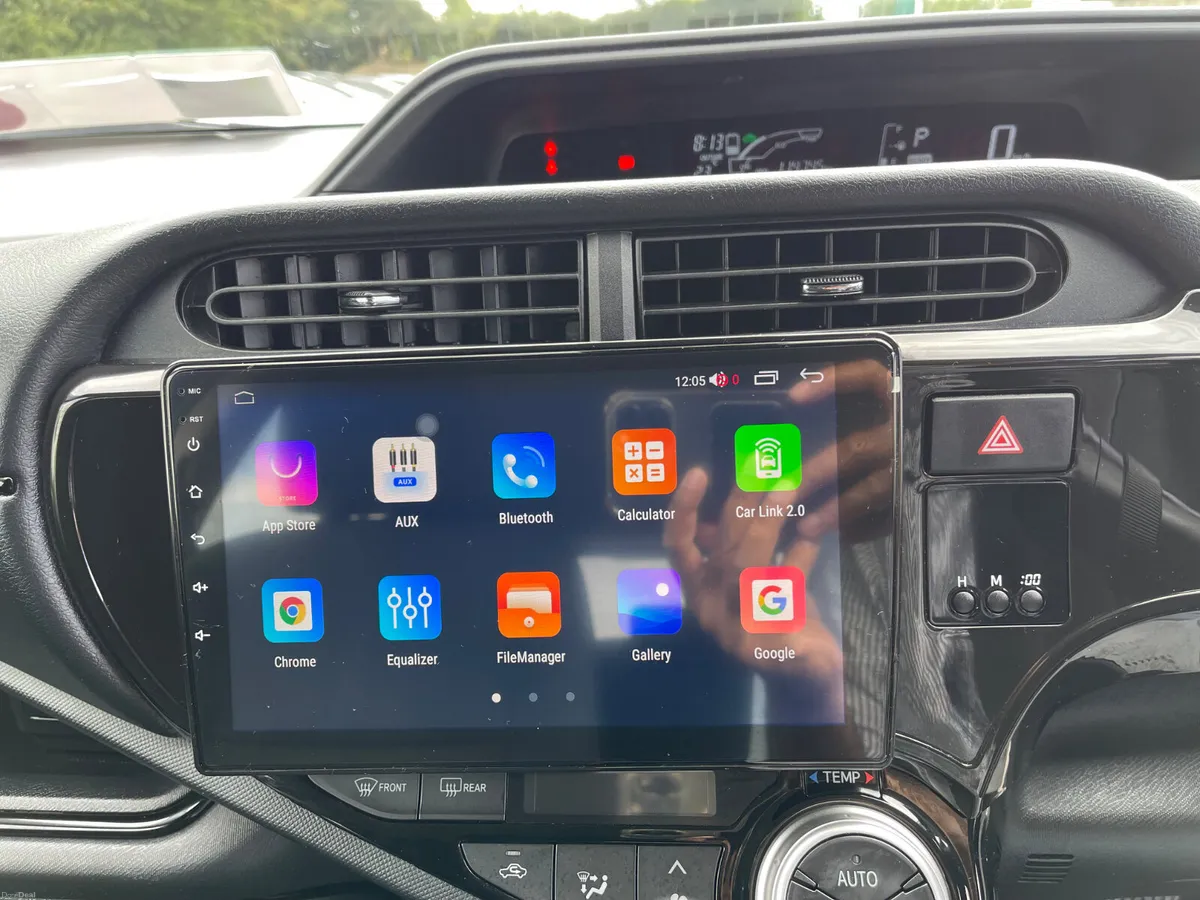 Toyota Aqua 2016 automatic hybrid - Image 2