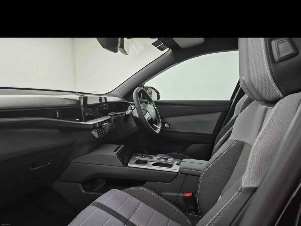 Opel Grandland Hybrid 145PS GS with Tech Pack - Image 4
