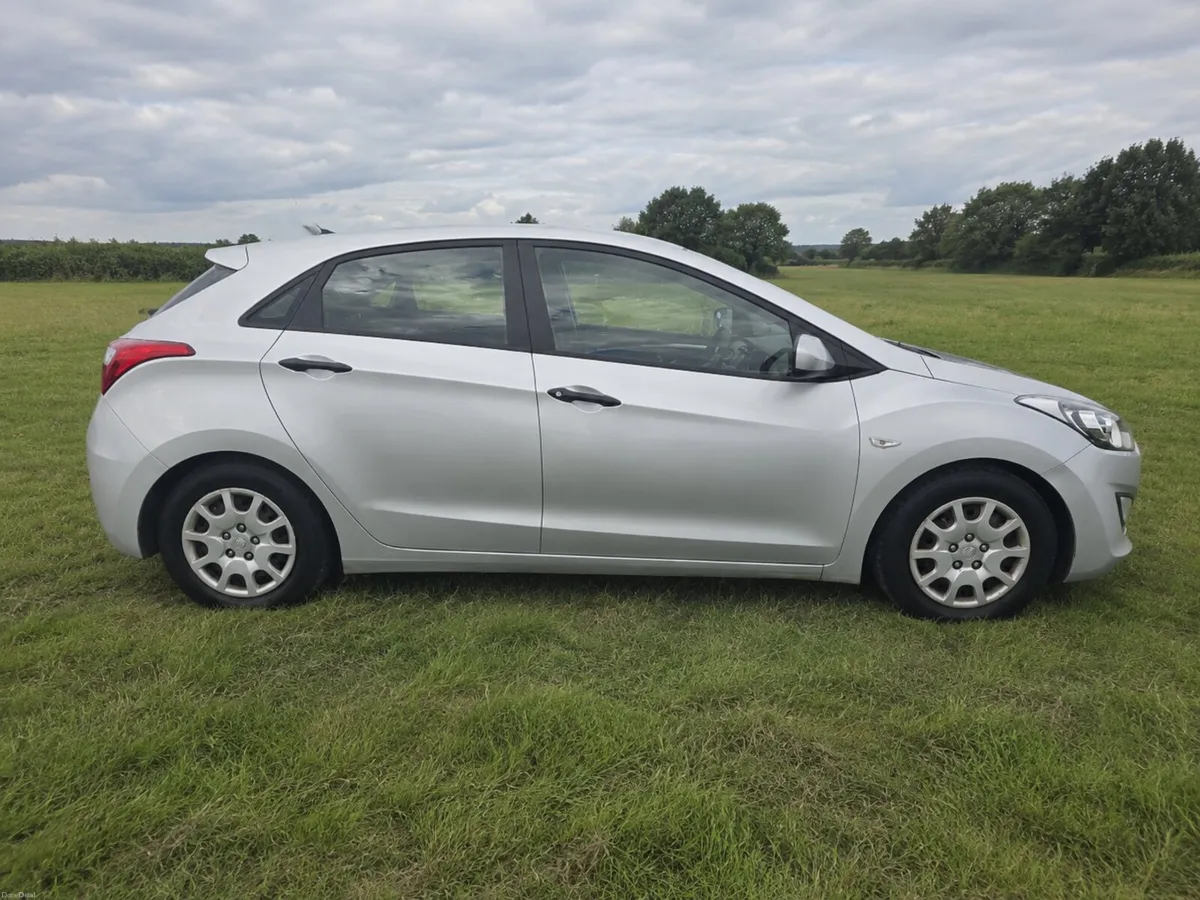 2012 Hyundai i30 1.4 petrol - Driving absolutely f - Image 5