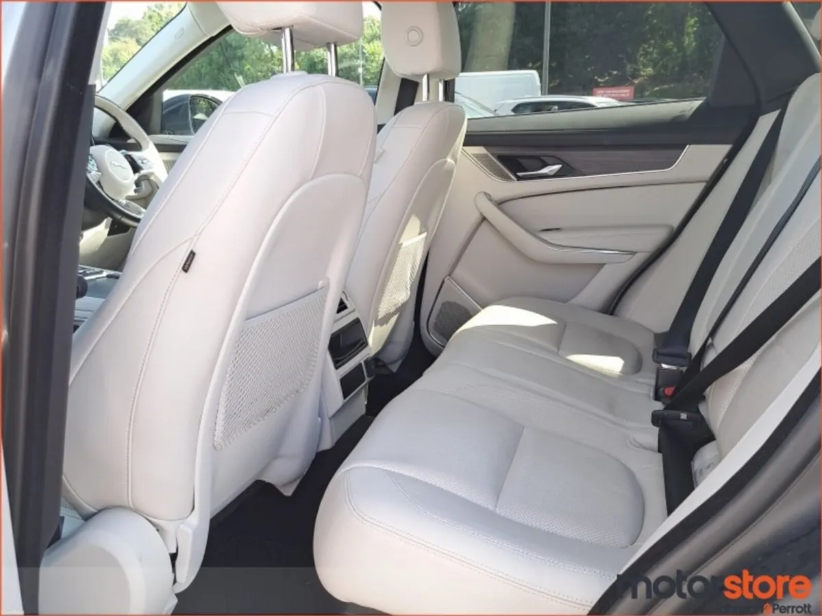 Jaguar F-Pace 2.0 I4 PHEV 404 PS AWD Auto S - Image 5