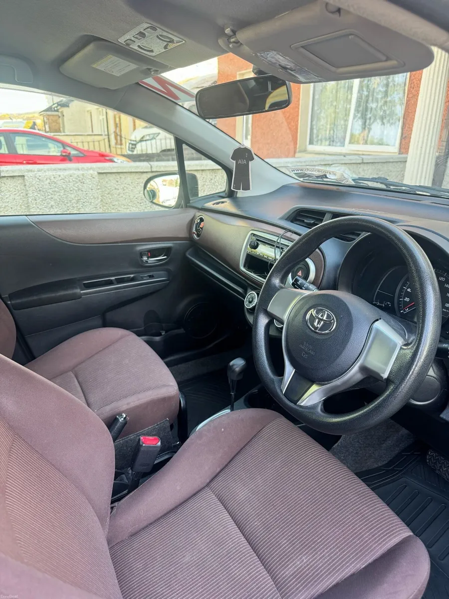 Toyota Vitz 2012 - Image 4