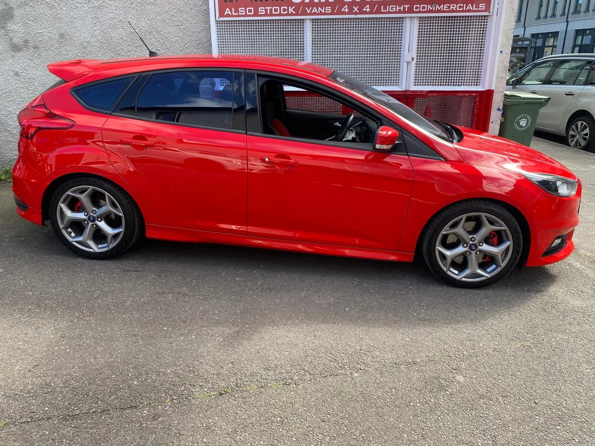 Ford Focus 2015 - Image 1