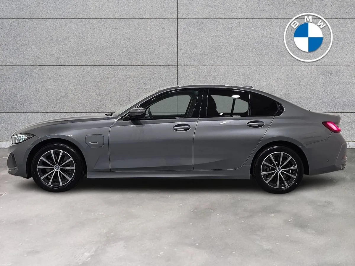 BMW 3-Series 330e Sport Saloon - Image 3