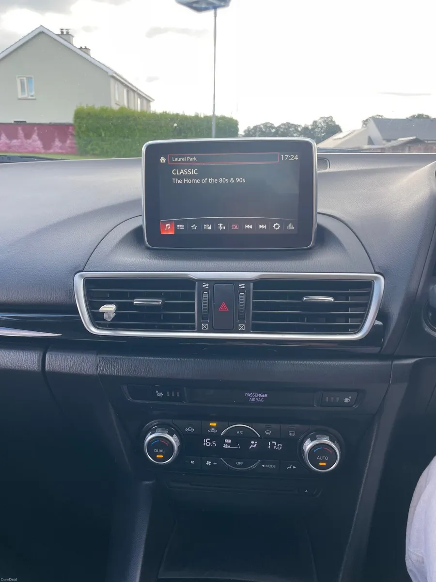 Mazda3 Saloon 151 - Image 4