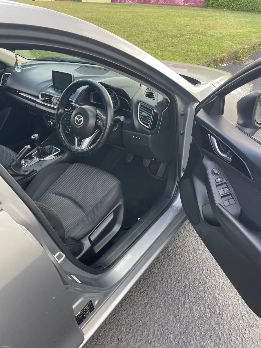 Mazda3 Saloon 151 - Image 6