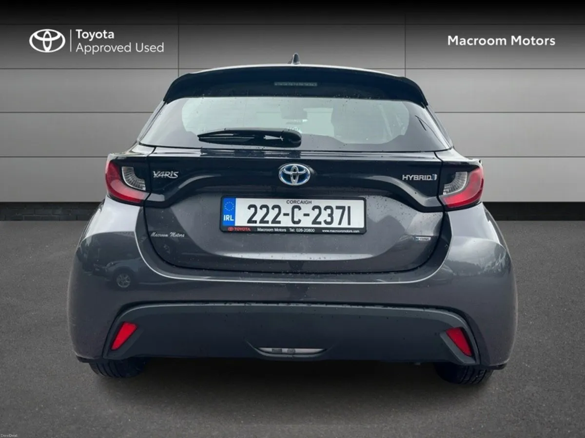 Toyota Yaris 1.5 HYBRID LUNA 4DR AUTO - Image 4