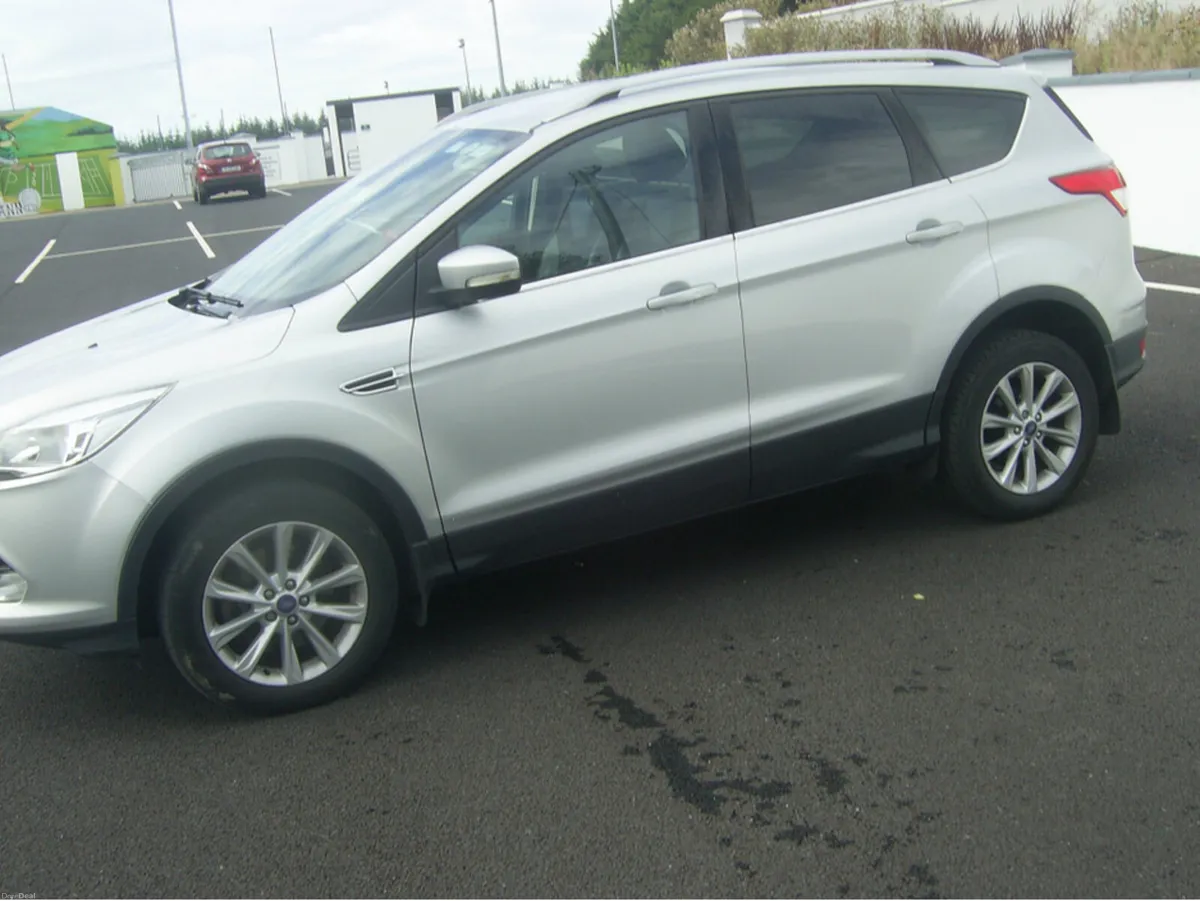 Ford Kuga TITANIUM 2.0 TD 120 S6 M6 F 5DR FWD - Image 3