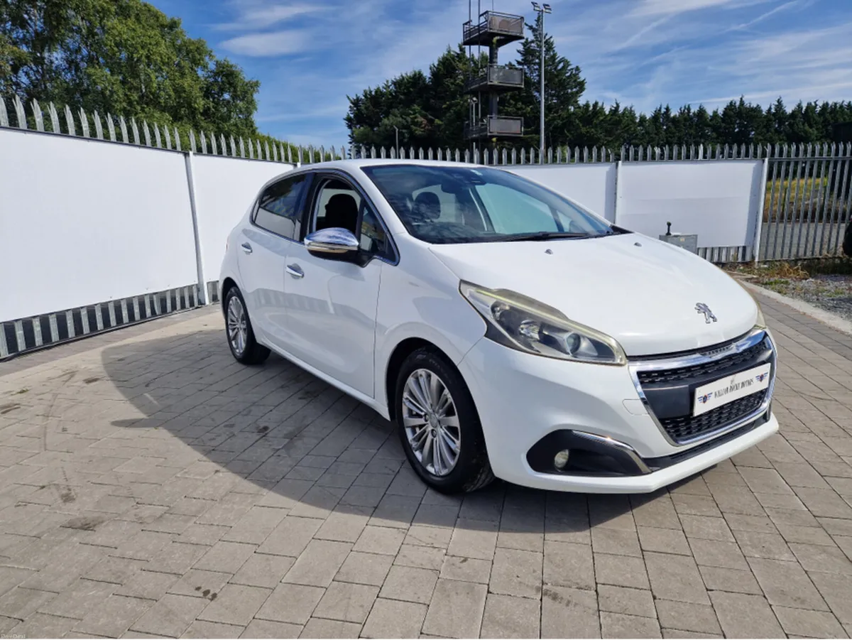 Peugeot 208 1.2 AUTO TOP SPEC - Image 1