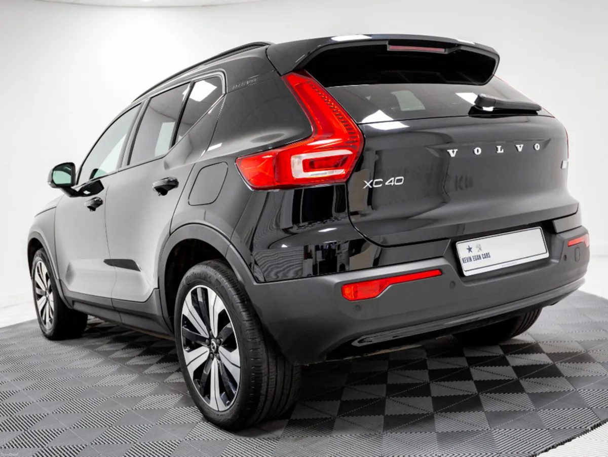 Volvo XC40 Recharge Plus 69kWh 230HP - Image 5