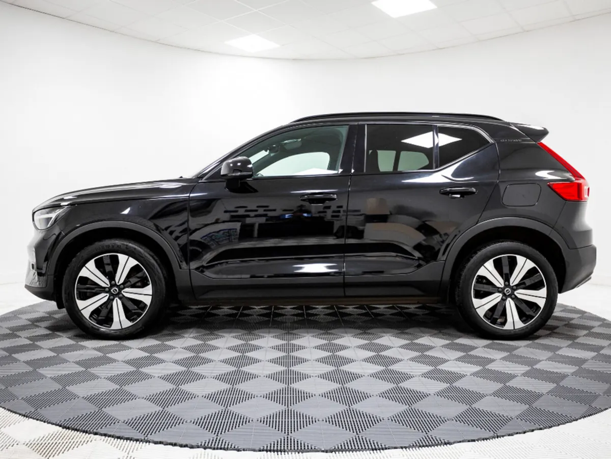 Volvo XC40 Recharge Plus 69kWh 230HP - Image 4