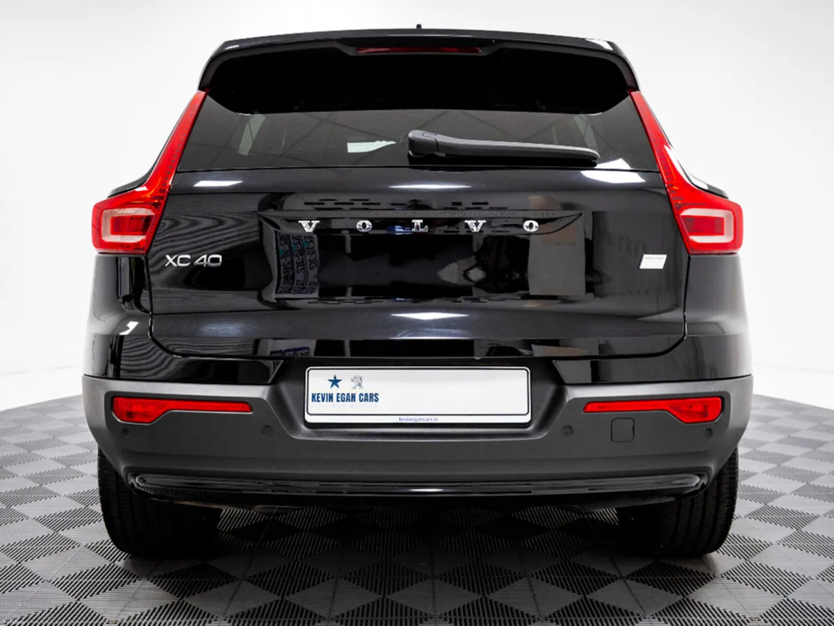 Volvo XC40 Recharge Plus 69kWh 230HP - Image 6