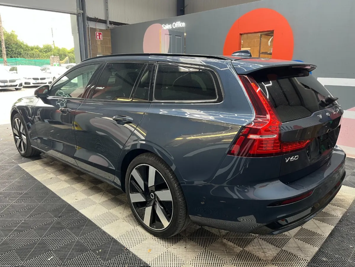 Volvo V60 2024 VOLVO V60 RECHARGE ULTIMATE T6 PLUG - Image 5