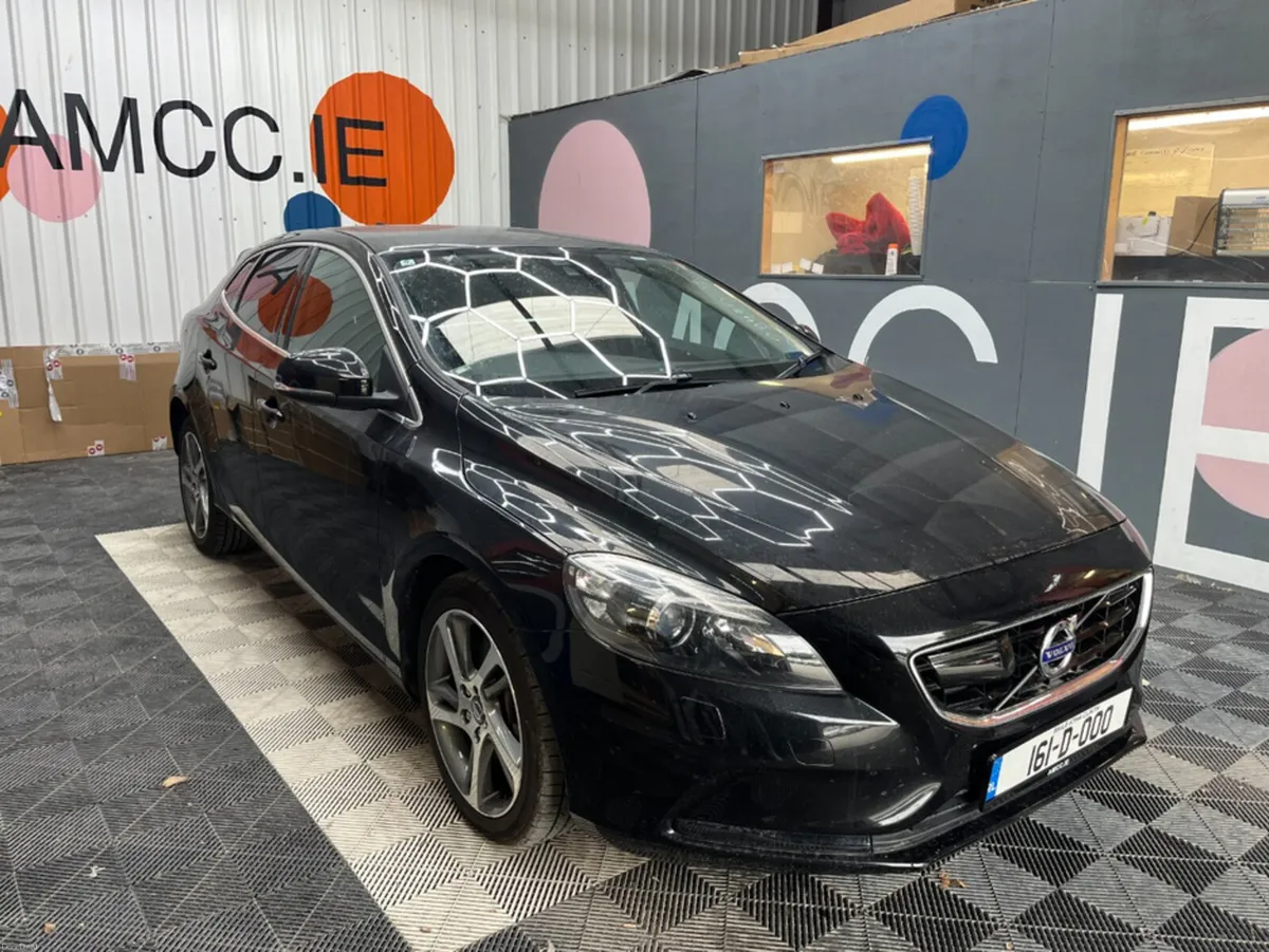 Volvo V40 2016 VOLVO V40 D4 AUTOMATIC / CRUISE CON - Image 1