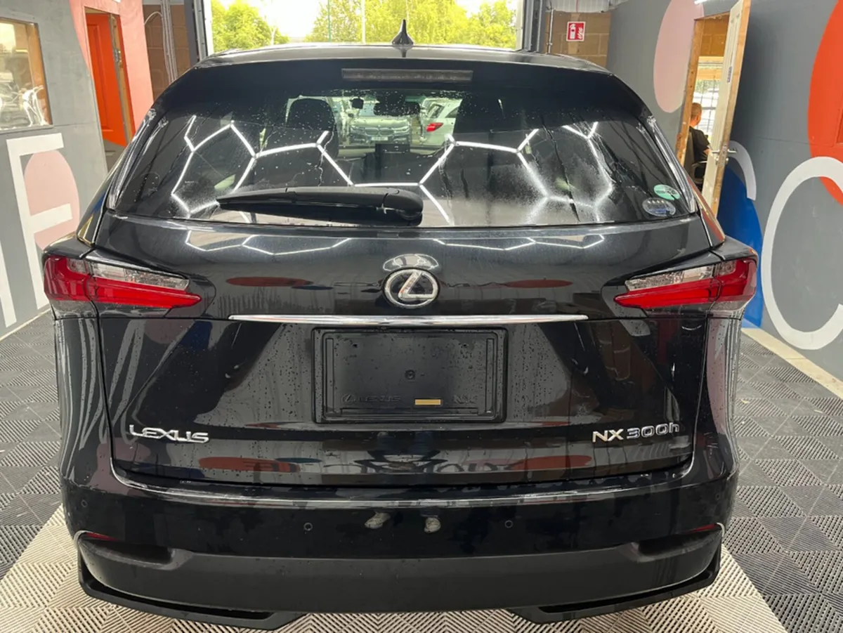 Lexus NX 2017 LEXUX NX300H F SPORT 2.5 AUTOMATIC / - Image 4