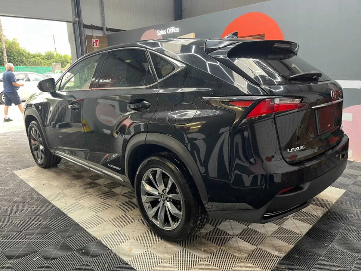 Lexus NX 2017 LEXUX NX300H F SPORT 2.5 AUTOMATIC / - Image 5